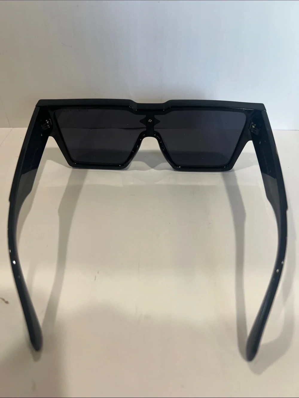 Louis Vuitton Model Z1578W Black Sunglasses with Gold LV Logo, NO LV BOX